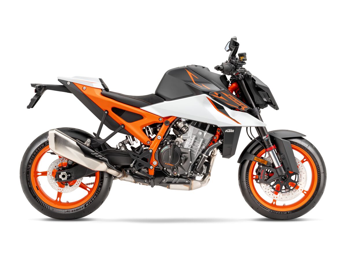 650249_MY26_KTM 990 DUKE R_STUDIO_STUDIO_EU_GLOBAL_STUDIO.jpg